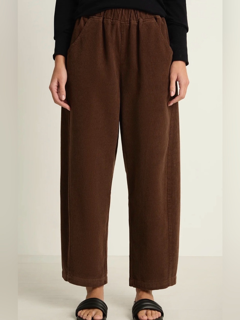 LE BON SHOPPE's Barell Leg Corduroy Pants in Chocolate Brown